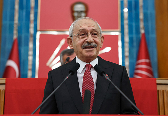 Pedseda turecké Republikánské lidové strany (CHP) Kemal Kiliçdaroglu (7....