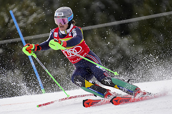 Lucas Braathen bhem závreného slalomu Svtového poháru.