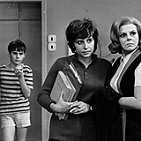 Antonín Navrátil, Blanka Lormanová a Slávka Budínová ve filmu Zlatá svatba (1972)