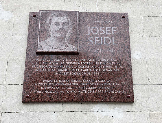 Pamtní deska Josefa Seidla v Kiinv