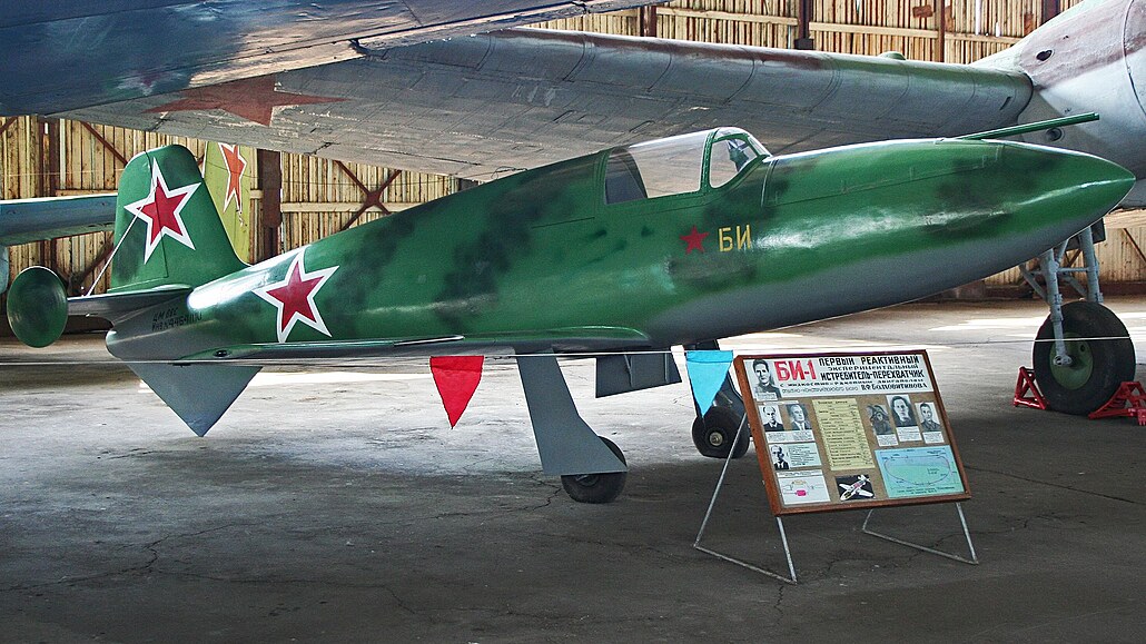 Muzejní replika raketového letounu Berezak-Isajev BI v Moninu