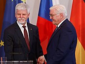 Nmecký prezident Frank-Walter Steinmeier a nov zvolený eský prezident Petr...