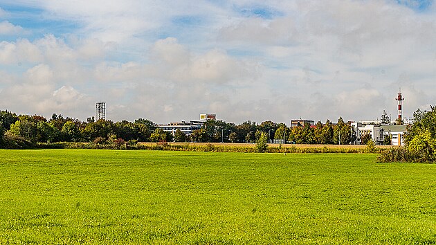 Pozemky určené pro stavbu nových bytových domů v Hradci Králové. Na snímku pozemky za Dopravním podnikem na Pouchově.