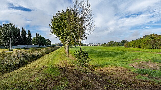 Pozemky určené pro stavbu nových bytových domů v Hradci Králové. Na snímku pozemky za Dopravním podnikem na Pouchově.