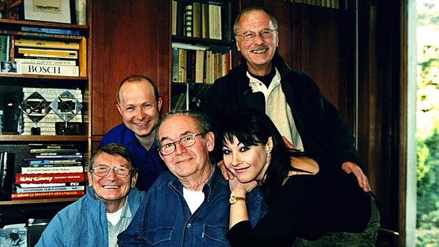 Josef Dvořák, Viktor Král, režisér Jindřich Polák, Dagmar Patrasová a Jiří Datel Novotný (Praha, 26. února 2003)