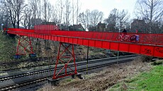 Dosluhující lávku pro pěší spojující městskou část Háje s Chebem nahradí nový... Dosluhující lávku pro pěší spojující městskou část Háje s Chebem nahradí nový...