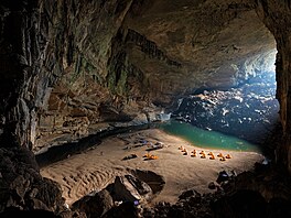 Jeskyni Son Doong ve vietnamské provincii Quang Binh objevil ji v roce 1991...