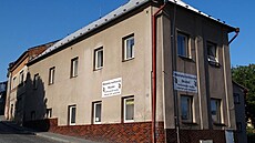 Stávající budova knihovny ve Skuti.