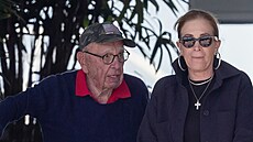 Rupert Murdoch a jeho snoubenka Ann Lesley Smithová v Los Angeles v beznu 2023