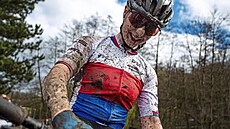 Kolínská bikerka Jana Czeczinkarová v cíli vítězného závodu Českého poháru v... Kolínská bikerka Jana Czeczinkarová v cíli vítězného závodu Českého poháru v...
