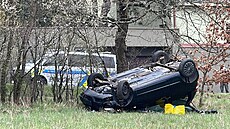 Řidička havarovala v obci Vyžlovka v okrese Praha-východ a po nehodě utekla.... Řidička havarovala v obci Vyžlovka v okrese Praha-východ a po nehodě utekla....
