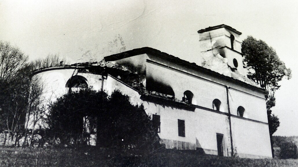 Kostel v Grun vyhoel 17. dubna 1963. Na píiny poáru se poádn nikdy...