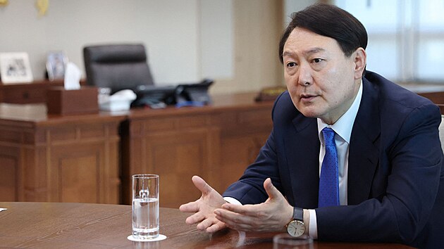 Jihokorejsk prezident Jun Sok-jol v rozhovoru pro agenturu Reuters (19. dubna 2023)