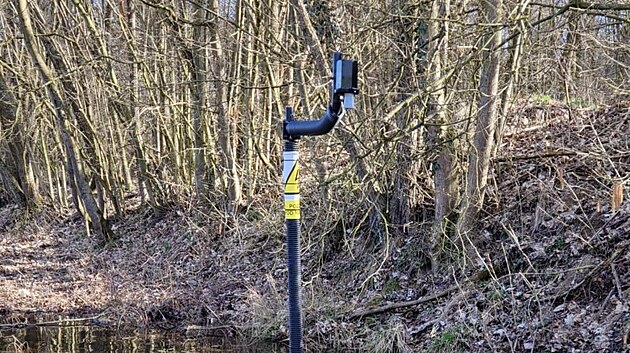 V tůních v okolí CHKO Litovelské Pomoraví instalovali vědci speciální senzory, které upozorní samosprávy měst a obcí v okolí na přemnožené komáry a na nutnost aplikovat hubicí postřiky na komáří larvy.