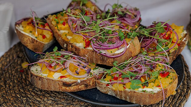 Olomoucký tvarůžkový festival se odehrál 15. a 16. dubna na Horním i Dolním náměstí v Olomouci a otevřel novou turistickou sezonu.