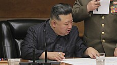 Severokorejský vdce Kim ong-un vyzval k posílení svého jaderného arzenálu...