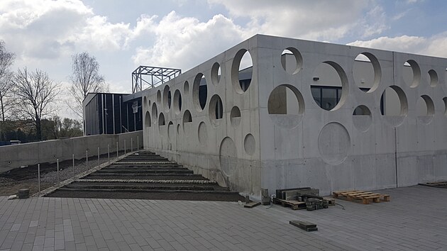 Krytý bazén v Karviné se kompletně proměňuje, Náklady na všechny opravy přesáhnou 400 milionů korun.