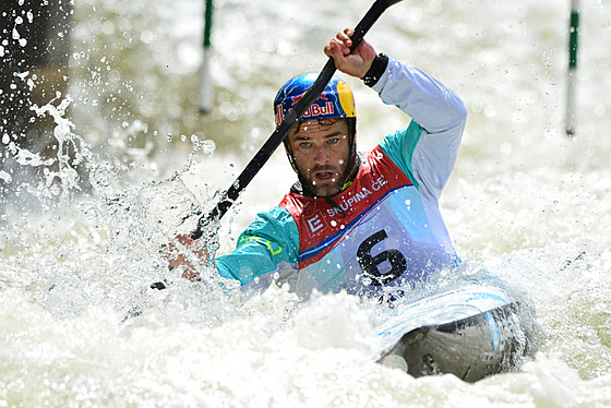 Vavinec Hradilek bhem 1. závodu eského poháru ve slalomu