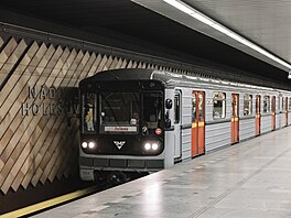Historická jízda praského metra na výroí 49 let od zahájení jeho provozu. (8....