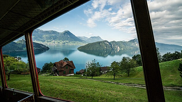 Lucernské jezero tvoří náramnou kulisu výletu na Rigi.