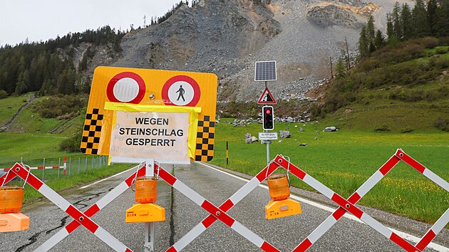 Kvli hrozcmu sesuvu obho skalnho masivu dostalo 70 obyvatel vcarsk vesnice Brienz pkaz co nejrychleji opustit sv domovy. (11. kvtna 2023)