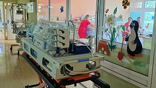 Transportn&iacute; inkub&aacute;tor v poř&aacute;dku dorazil do brněnsk&eacute; Dětsk&eacute; nemocnice. (rok 2023)