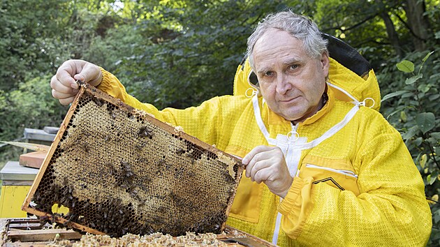 Včelař Jiří Cafourek. Včelař Jiří Cafourek.
