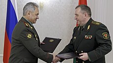 Ministi obrany Ruska a Bloruska Sergej ojgu v Minsku podepsali dokumenty o...