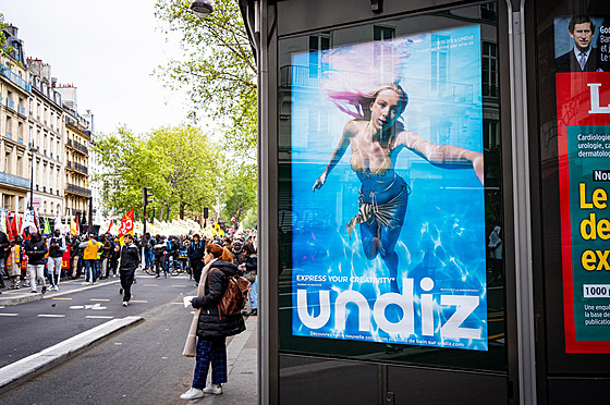 Po celé Francii se ped pár týdny objevily reklamní plochy firmy Undiz, která v...