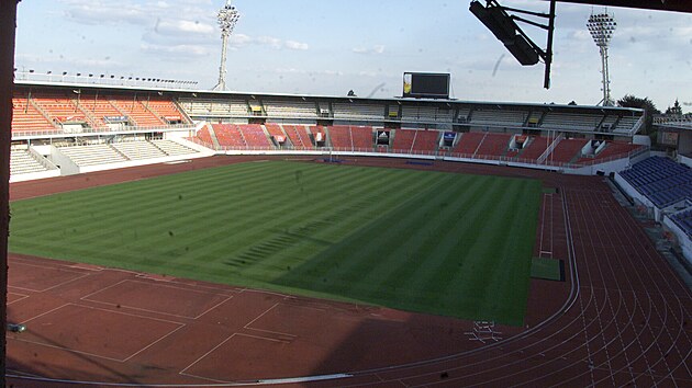 Fotbalov stadion Strahov - v uvn SK Slavia Praha. (2003)