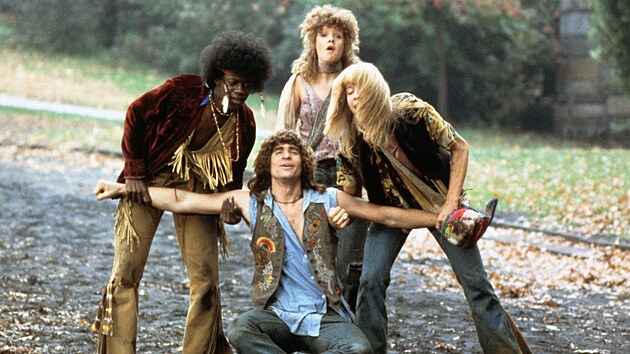 Z filmu Hair (Vlasy). Treat Williams sedící uprostřed.