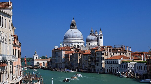 Benátky zatím o zavedení dan usilovn jednají. Zvaovaný poplatek deset eur by...