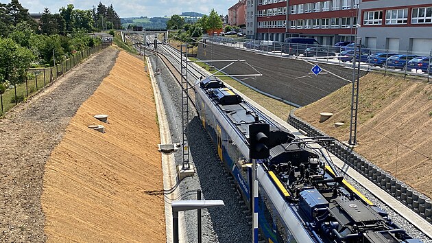 Cestujícím začala sloužit nová železniční zastávka Plzeň-Slovany. (9. 6. 2023)
