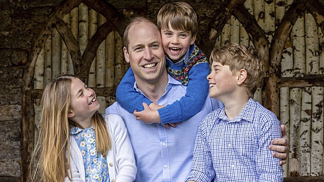 Princ William, princezna Charlotte, princ Louis a princ George na snmku zveejnnm ke Dni otc 18. ervna 2023