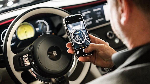 Elektrický Rolls-Royce Spectre se představil v Praze