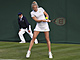 Kateina Siniakov v prvnm kole Wimbledonu.
