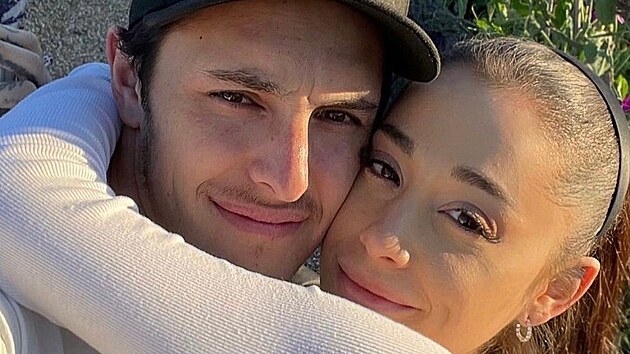 Ariana Grande a Dalton Gomez se dali dohromady v roce 2020.