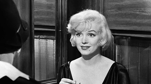 Marilyn Monroe ve filmu Nkdo to rd hork (1959)