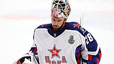 Ruský branká Ivan Fedotov v dresu CSKA Moskva.