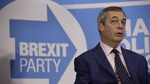 Ldr Brexit Party Nigel Farage bhem kampan ped volbami do britskho parlamentu (11. prosince 2019)