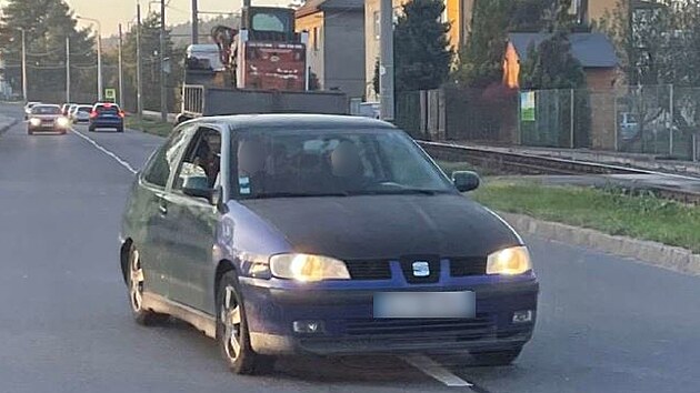 Svdkyni se pohotov podailo vyfotit auto ujdjc s pachatelem od pepaden v Ostrav. (9. srpna 2023)