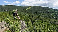 Z Harrachovy skály se otevírá jeden z nejhezčích pohledů na Špindlerův Mlýn a... Z Harrachovy skály se otevírá jeden z nejhezčích pohledů na Špindlerův Mlýn a...