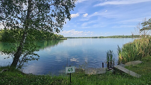 Msto bvalho polnho letit Tovaov dnes zaujm Annnsk jezero.