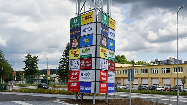 Nové obchodní centrum v Blansku funguje od konce června, prodejna Lidl má otevřít na začátku listopadu.