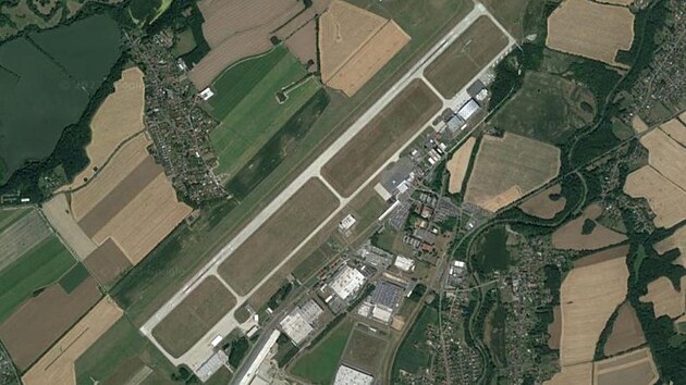 Přistávací a vzletová dráha ostravského letiště Leoše Janáčka v Mošnově (11. srpna 2023)