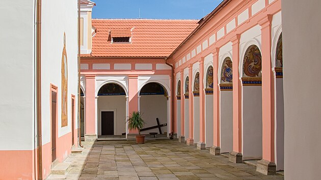 V případě zájmu si mohou návštěvníci komentované prohlídku areálu předem domluvit.