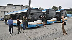 Ti darované dieslové autobusy, které vnoval Dopravní podnik Ostrava...