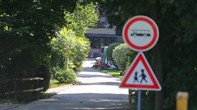 Organizátoři volejbalového soustředění v rekreačním areálu Štíří Důl v Hluboké u Krucemburku zrušili předčasně tábor kvůli hromadným zdravotním problémům více než padesátky účastníků.