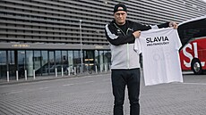 Slávistický Supporter Liaision Officer (SLO) Martin Benda slouží jako... Slávistický Supporter Liaision Officer (SLO) Martin Benda slouží jako...