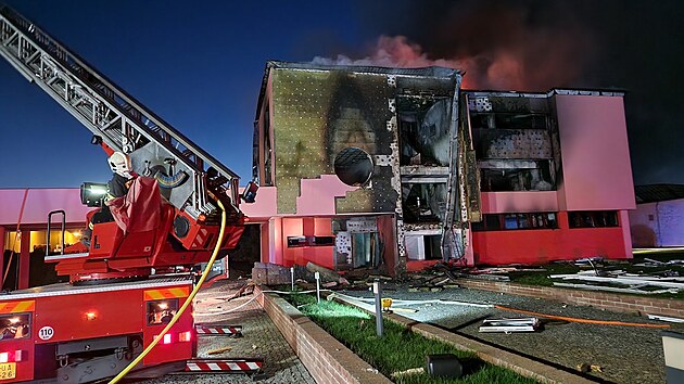 V Moravičanech na Šumpersku vyhořela přestavovaná vila, škoda je předběžně odhadnuta na dvacet milionů korun. (6. září 2023)